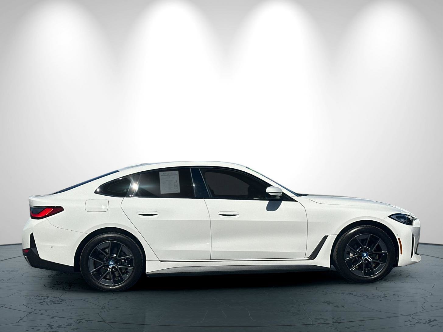 Used 2023 BMW i4 eDrive35 RWD image 3