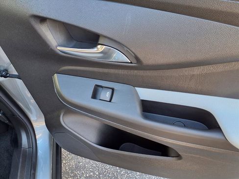 Used 2024 Buick Envista Preferred image 8