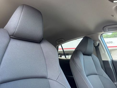 Certified 2024 Toyota Venza LE image 16