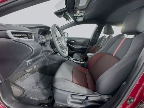 Used 2025 Toyota Corolla SE image 12