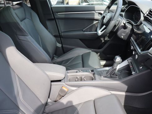 Used 2025 Audi Q3 2.0T Premium w/ Convenience Package image 16