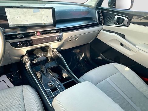 Certified 2025 Kia Sorento S w/ Panoramic Sunroof Package FWD image 24