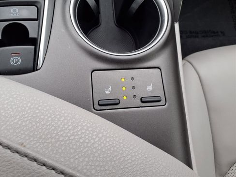 Certified 2022 Toyota Camry XLE image 12