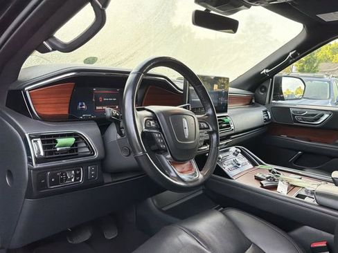Used 2024 Lincoln Navigator Reserve AWD/4WD image 9