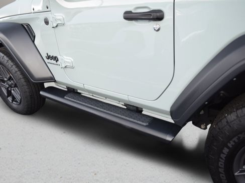 Used 2024 Jeep Wrangler Sport AWD/4WD image 7