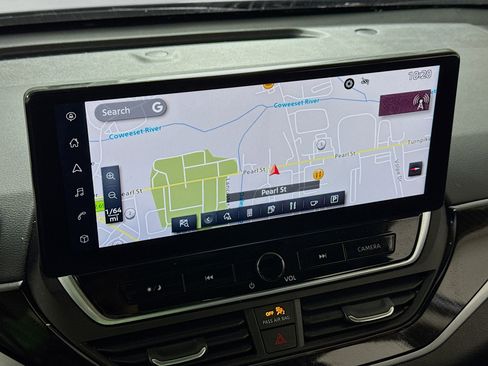 Used 2023 Nissan Altima 2.5 SR w/ SR Premium Package image 2