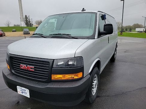New 2025 GMC Savana 2500 RWD image 2