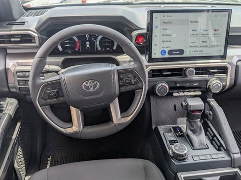 Used 2025 Toyota Tacoma TRD Off-Road AWD/4WD image 12