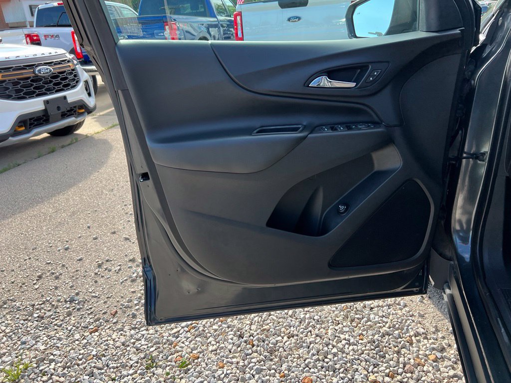 Used 2018 Chevrolet Equinox LT FWD image 11