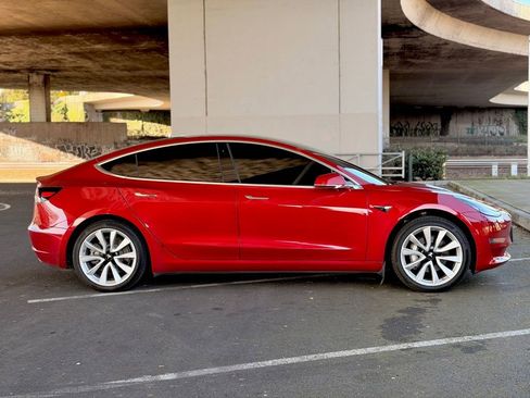 Used 2018 Tesla Model 3 Long Range RWD image 8
