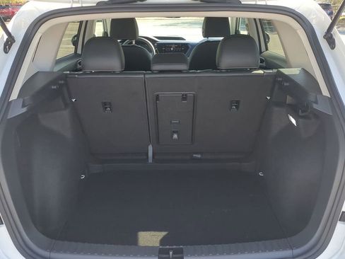 Used 2024 Volkswagen Taos SE image 12