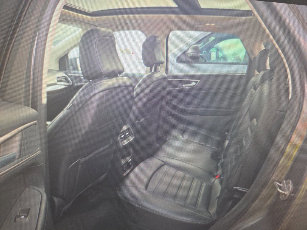 Used 2024 Ford Edge SEL w/ Convenience Package AWD/4WD image 16