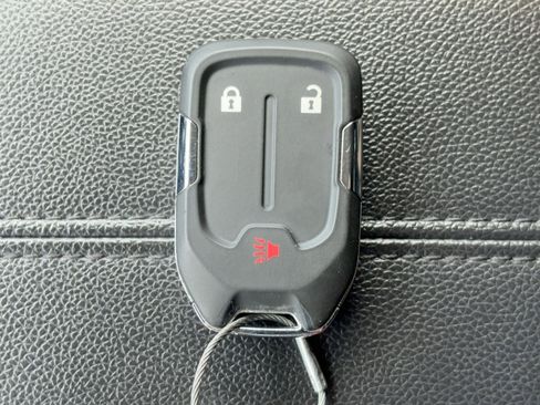 Used 2024 GMC Terrain SLE image 30