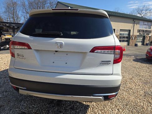 Used 2021 Honda Pilot Touring image 6