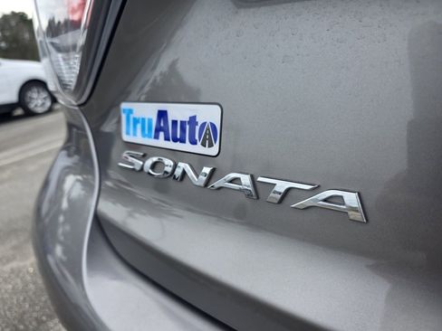 Used 2017 Hyundai Sonata Plug-In Hybrid image 12