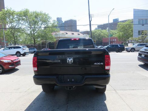 Used 2019 RAM 1500 Express w/ Express Value Package AWD/4WD image 8