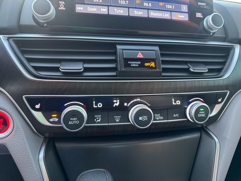 Used 2019 Honda Accord EX image 18