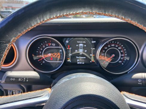 Used 2021 Jeep Gladiator Mojave w/ LED Lighting Group AWD/4WD image 11