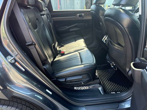 Used 2023 Kia Sorento S w/ Panoramic Sunroof Package AWD/4WD image 14