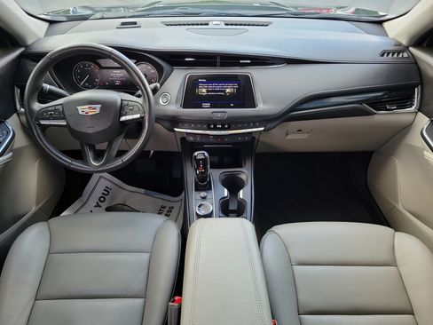 Used 2023 Cadillac XT4 Premium Luxury FWD image 10