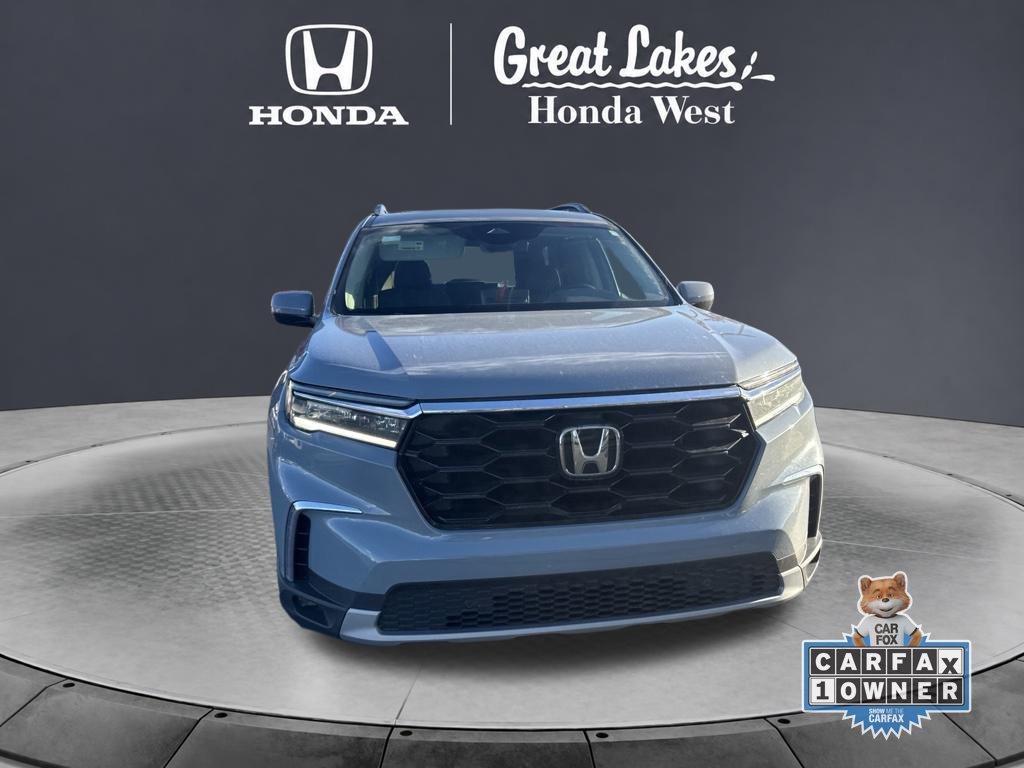 Used 2025 Honda Pilot Touring image 4