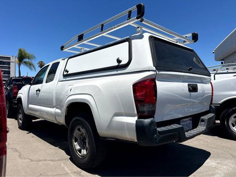 Used 2021 Toyota Tacoma SR RWD image 3