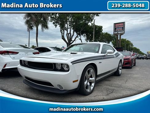 Used 2013 Dodge Challenger R/T RWD image 1