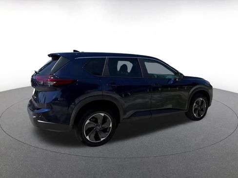 Used 2025 Nissan Rogue SV AWD/4WD image 15