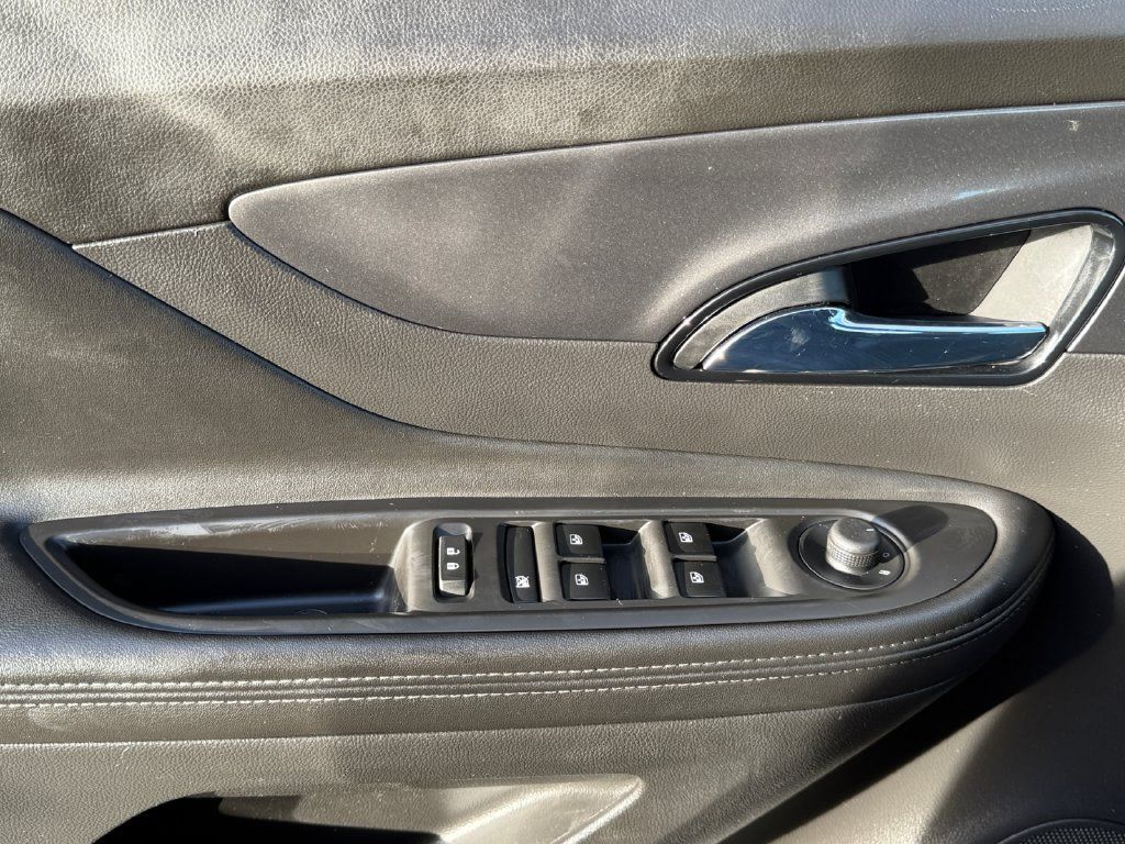 Used 2019 Buick Encore Essence w/ Experience Buick Package AWD/4WD image 11