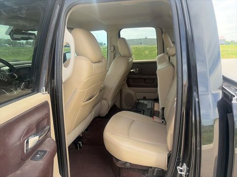 Used 2017 RAM 1500 Laramie AWD/4WD image 11