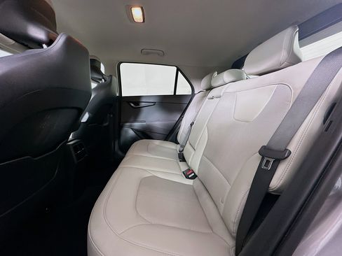 Used 2023 Kia Niro EX image 27