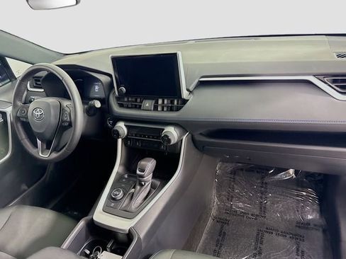 Certified 2025 Toyota RAV4 SE w/ Convenience Package image 29