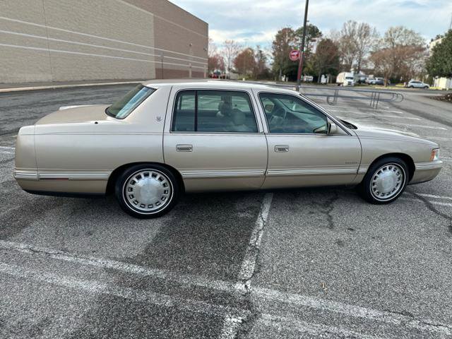 Used 1998 Cadillac De Ville FWD image 33