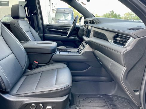 Used 2024 GMC Yukon Denali image 15