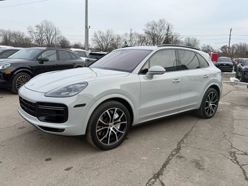 Used 2023 Porsche Cayenne Turbo w/ Premium Package Plus image 3