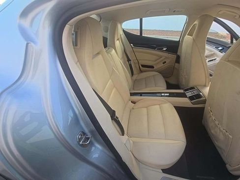 Used 2014 Porsche Panamera RWD image 10