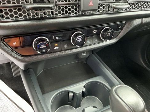 Used 2025 Honda HR-V Sport image 24