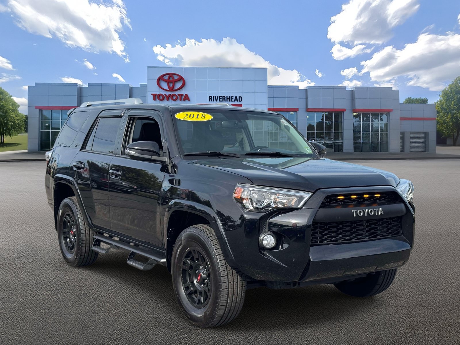 Used 2018 Toyota 4Runner SR5 Premium AWD/4WD image 2