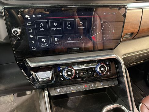 Used 2024 GMC Sierra 2500 Denali Ultimate image 18