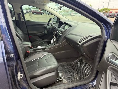 Used 2016 Ford Focus SE w/ Equipment Group 201A FWD image 11