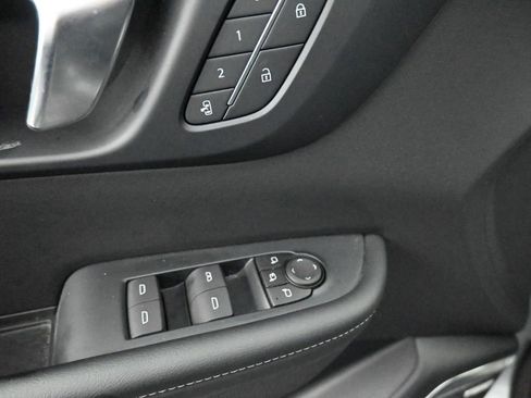 Used 2025 Buick Enclave Preferred w/ Power Package image 30