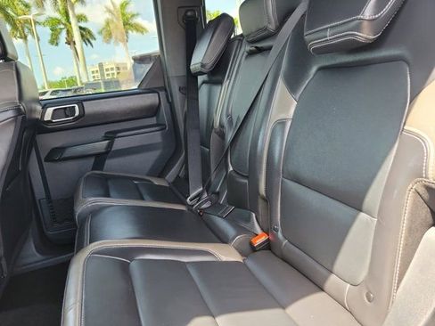 Certified 2025 Ford Bronco Outer Banks AWD/4WD image 16
