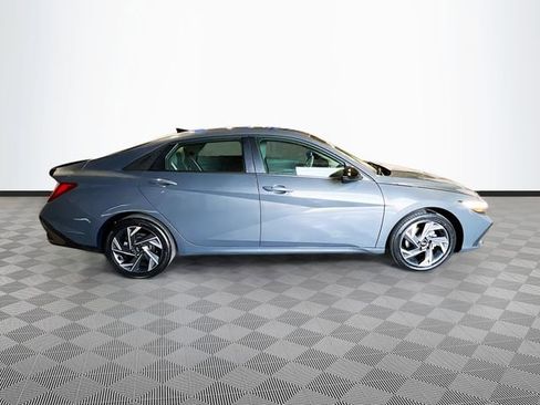 New 2025 Hyundai Elantra SEL FWD image 8