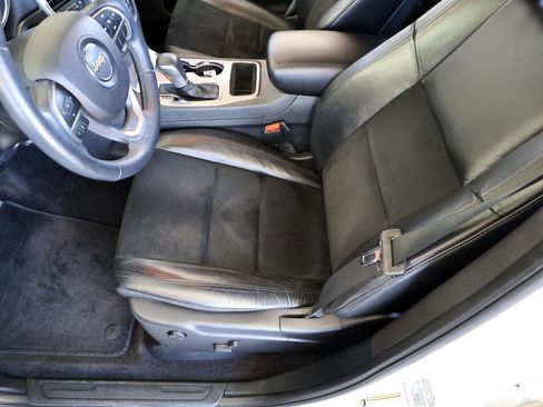 Used 2018 Jeep Grand Cherokee Altitude image 42