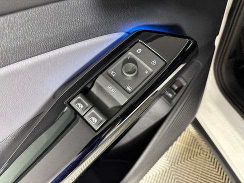 Used 2023 Volkswagen ID.4 Pro S Plus AWD/4WD image 13