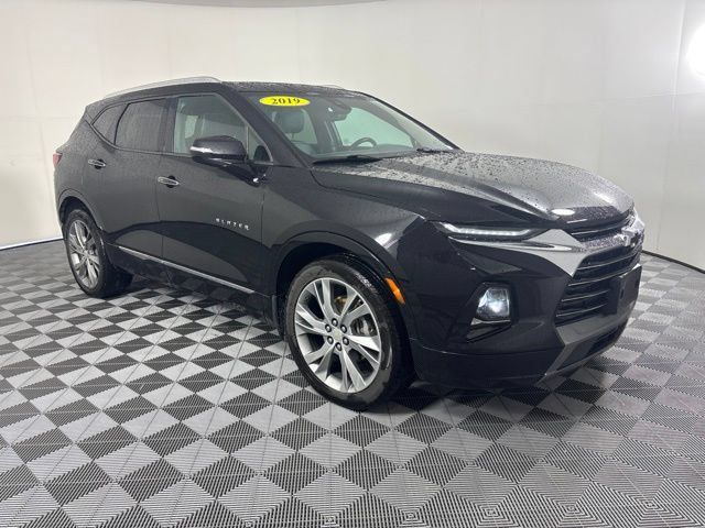 Used 2019 Chevrolet Blazer Premier w/ Sun and Wheels Package AWD/4WD image 4