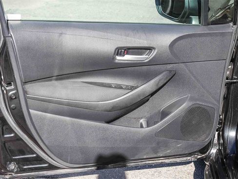 Used 2020 Toyota Corolla LE image 26