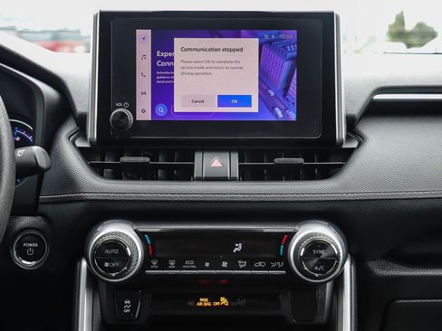 Certified 2025 Toyota RAV4 XLE AWD/4WD image 14
