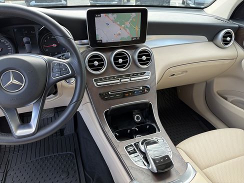 Used 2019 Mercedes-Benz GLC 300 image 27