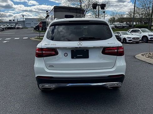 Used 2019 Mercedes-Benz GLC 300 4MATIC image 4